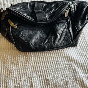 Tinder Black Leather Women's waist bag.